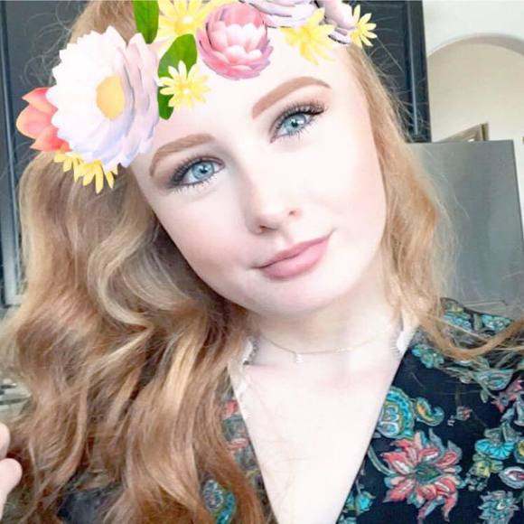 Meet your Posher, Emily - Picture 1 of 1